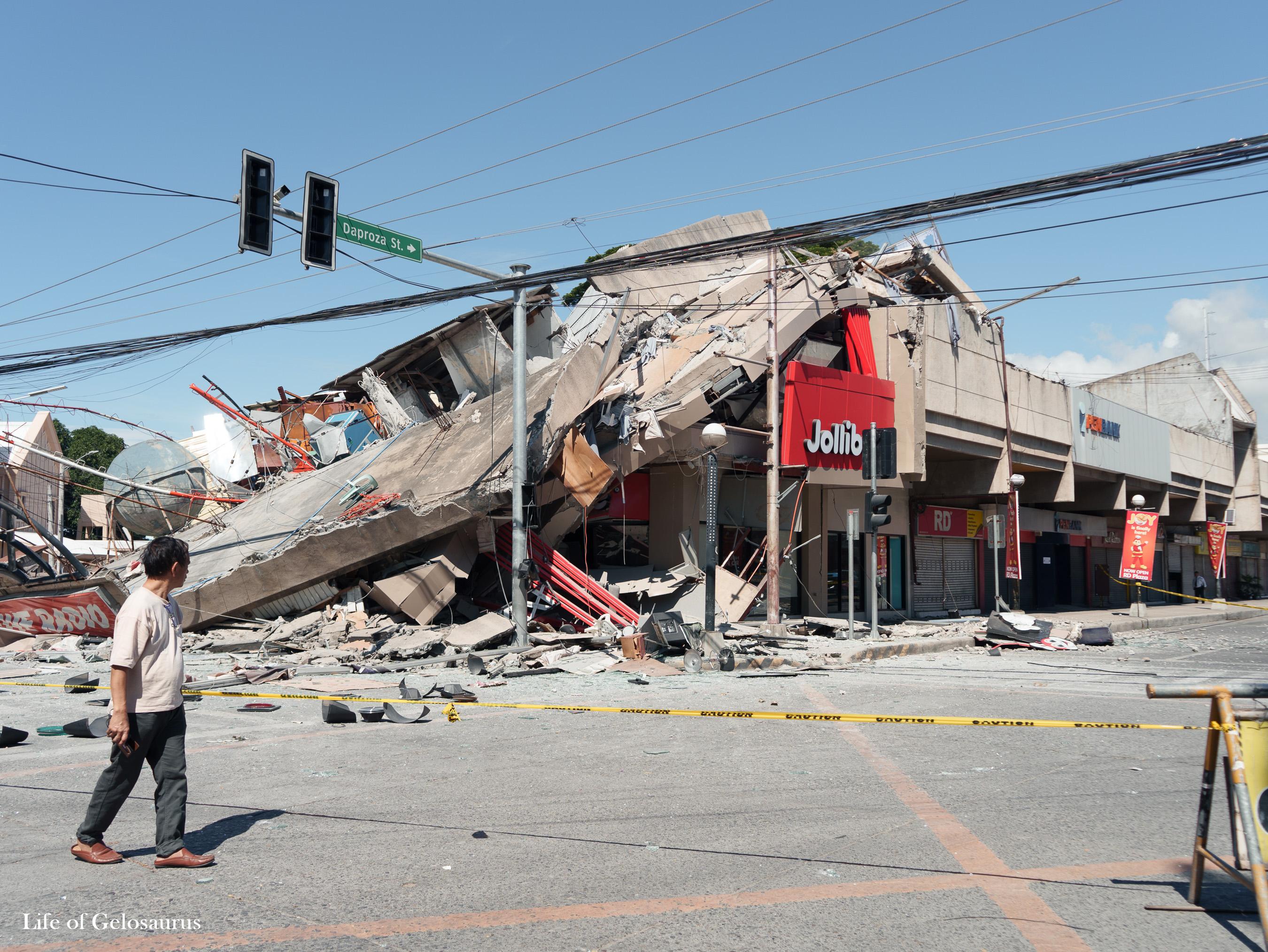 Earthquake aftermath in General Santos City, photograph 2 of 13