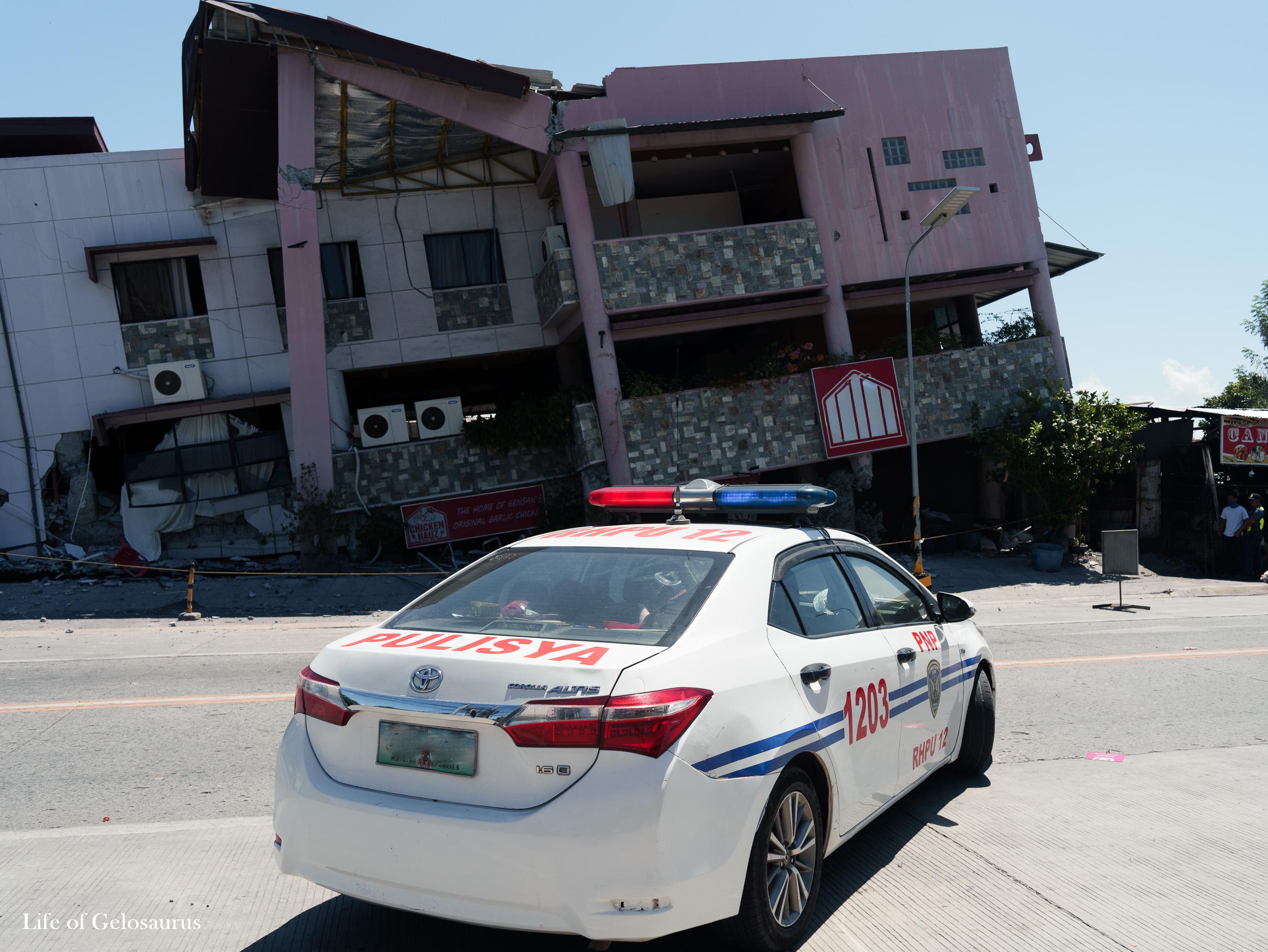 Earthquake aftermath in General Santos City, photograph 3 of 13