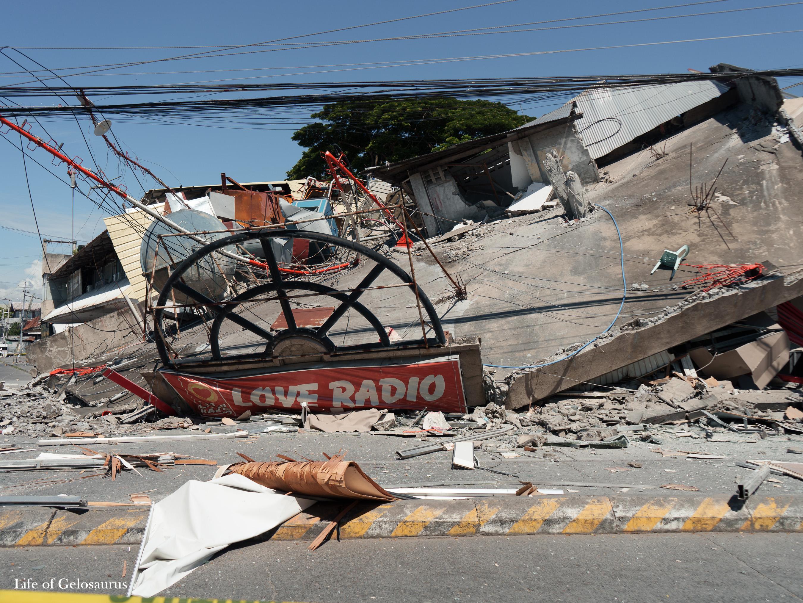 Earthquake aftermath in General Santos City, photograph 6 of 13